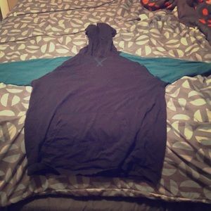 Pull over shirt long sleeves hood